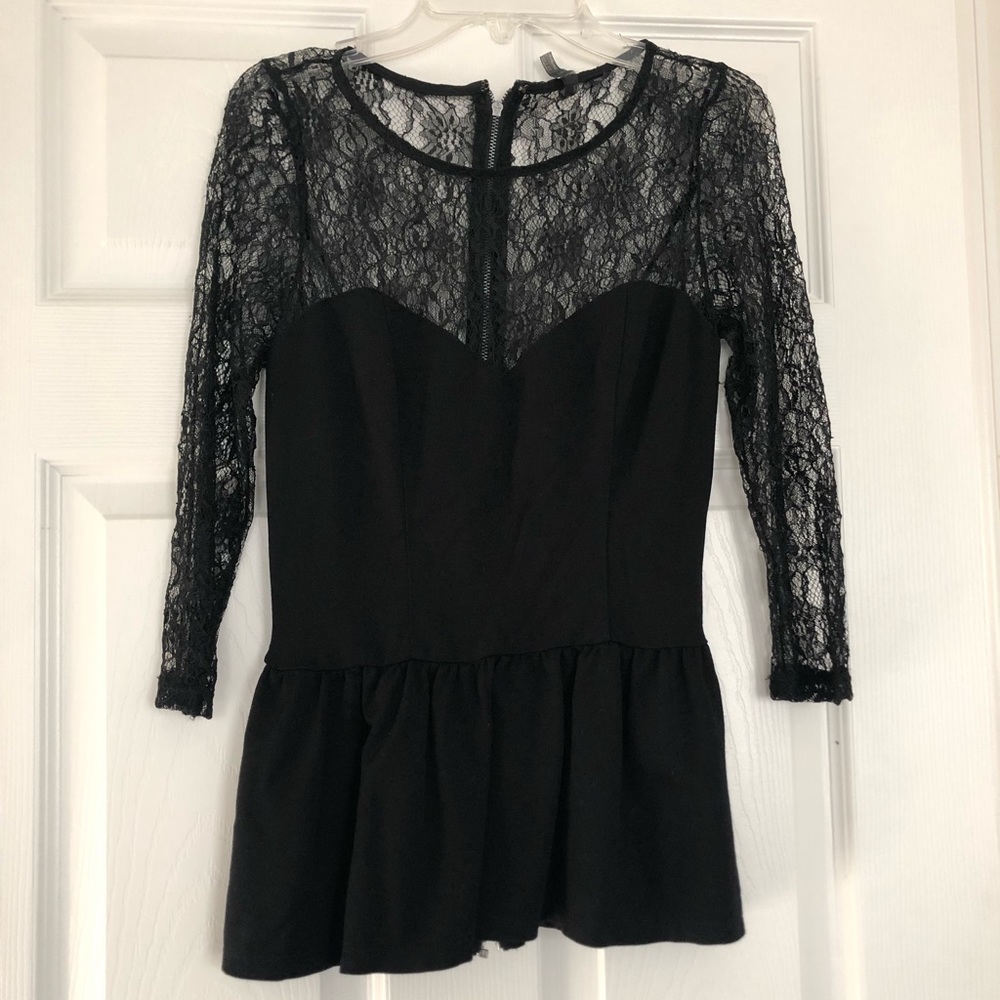Laced black top 🖤